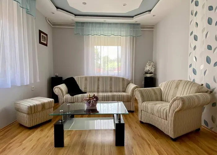 בית נופש Zsuzsi Vendeghaz *